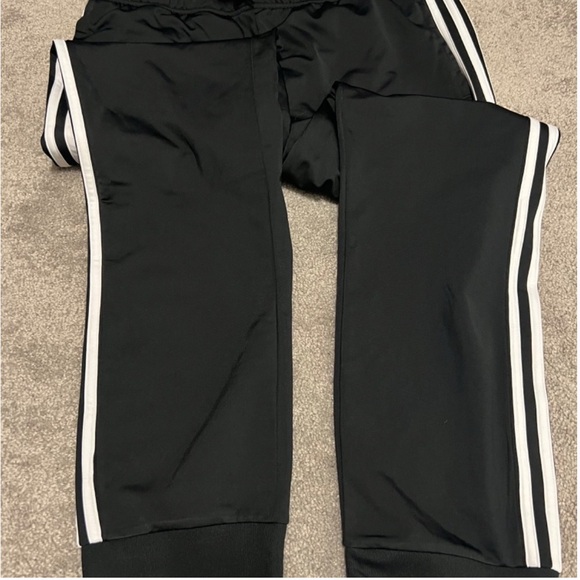 🆕🔥ADIDAS SUPER CUTE&SILKY FEEL&COMFY-W/STRIPES JOGGERS EMBLEN ON FRONT NWT!!!! - Picture 6 of 7